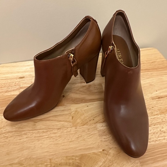 Lauren Ralph Lauren Tan Heeled Boots - Picture 2 of 7